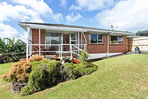 1/86 Lincoln Park Avenue, Massey, Auckland