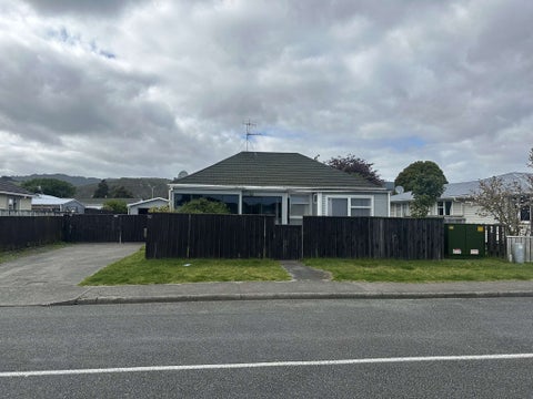 52 Makarini Street, Paraparaumu