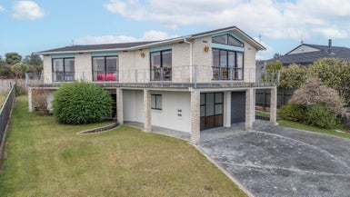 24 Hinerau Grove, Waipahihi, Taupō