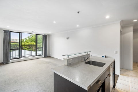 2J/160 Symonds Street, Grafton, Auckland