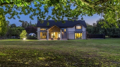 7 Whangaparaoa Road, Red Beach, Red Beach