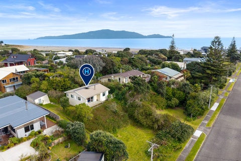16 Hughes Street, Waikanae Beach, Waikanae
