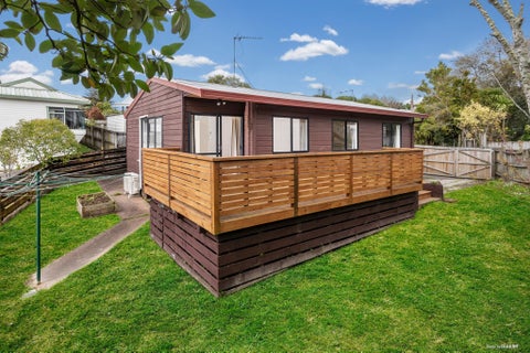 3/7 Duncan Avenue, Te Atatu South, Auckland