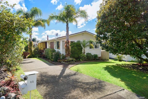 11 Chequers Avenue, Glenfield, Auckland
