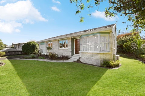 15 Bains Avenue, Hamilton East, Hamilton