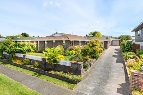 32 Cedar Crescent, Feilding, Feilding