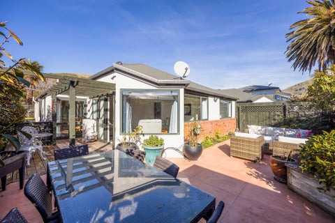 6B St Leonards Square, Sumner, Christchurch