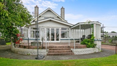 19 Baring Terrace, Strandon, New Plymouth