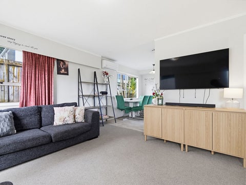 2/15A Mcintyre Road, Mangere Bridge, Auckland