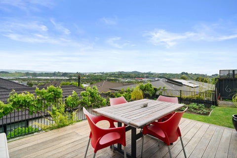 4 Carex Close, Pyes Pa, Tauranga