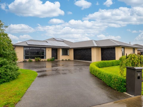 18 Feist Street, Carterton