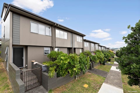 15/1 Gracechurch Drive, Flat Bush, Auckland