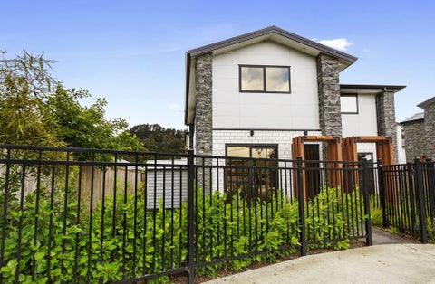 1/3 Johnston Grove, Taita, Lower Hutt