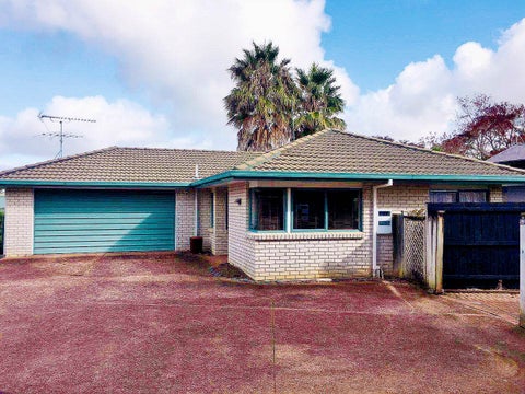 2/77A Wellington Street, Howick, Auckland