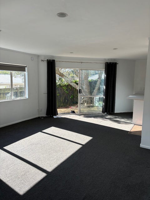 32A Totaravale Drive, Totara Vale, Auckland