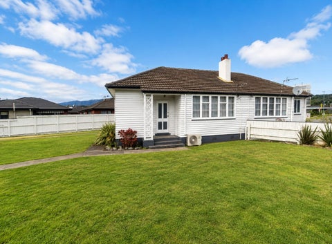 2 Savage Crescent, Upper Hutt Central, Upper Hutt