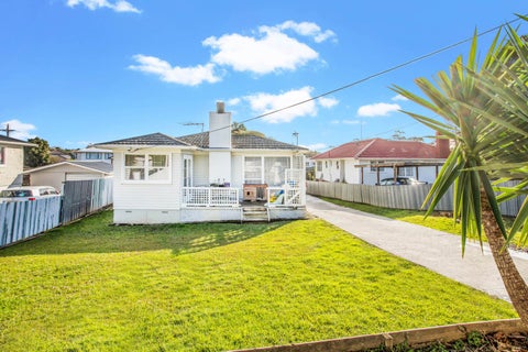 121 Vodanovich Road, Te Atatu South, Auckland