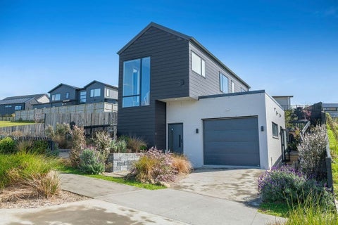 16 Aquamarine Avenue, Wainui, Wainui