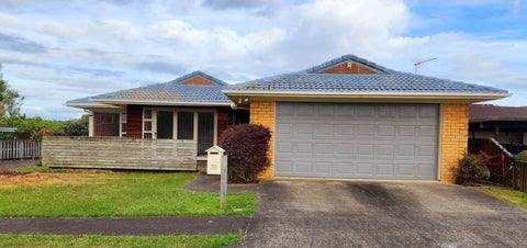 30 Borrowdace Avenue, Botany Downs, Auckland