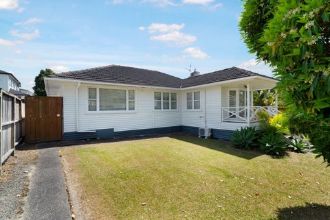 16 Coniston Avenue, Te Atatu South, Auckland