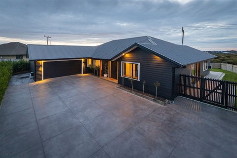 21 Monaco Grove, Fitzherbert, Palmerston North