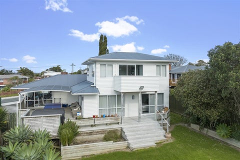 28 Tiroroa Avenue, Te Atatu South, Auckland