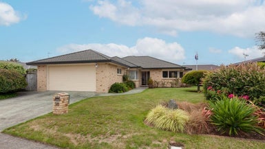 90 Realm Drive, Paraparaumu