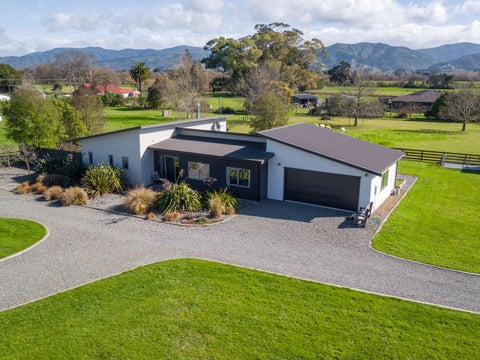 164 Lincoln Road, Carterton