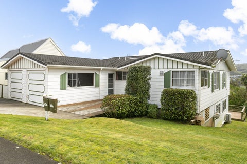 6 Dominica Crescent, Grenada Village, Wellington