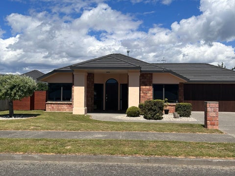 21 Holcombe Drive, Paraparaumu