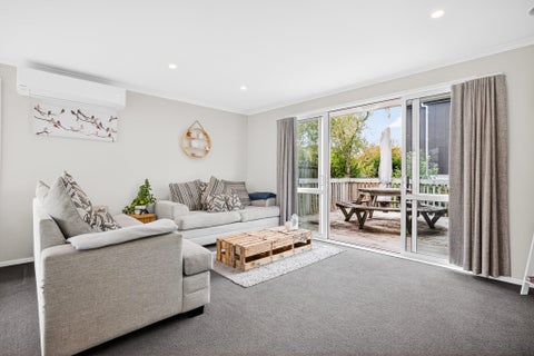 6A Magdalen Place, West Harbour, Auckland