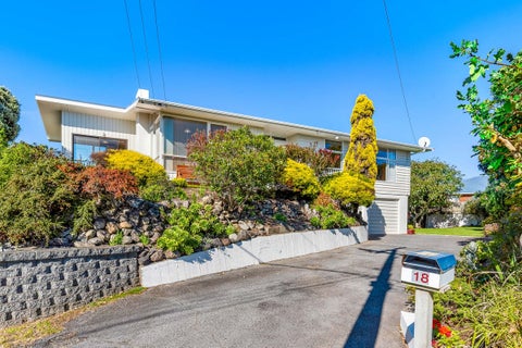 18 Rua Road, Paraparaumu Beach, Paraparaumu