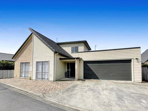 8 Braedan Lane, Huntington, Hamilton