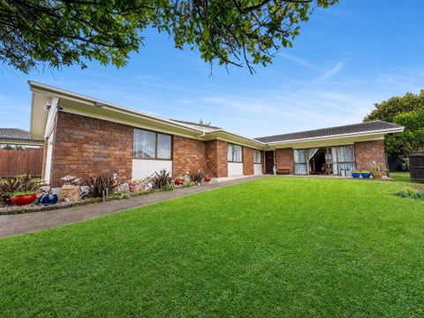 36 Frank Evans Place, Henderson, Auckland