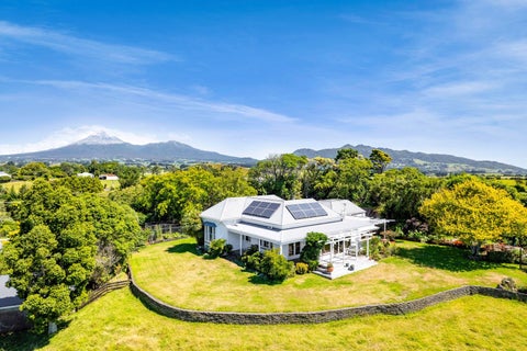 568 South Road, Omata, New Plymouth