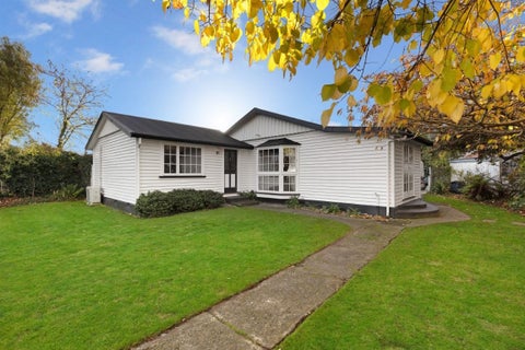 35 Winters Road, Redwood, Christchurch