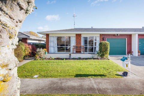 5 Hollows Crescent, Takaro, Palmerston North