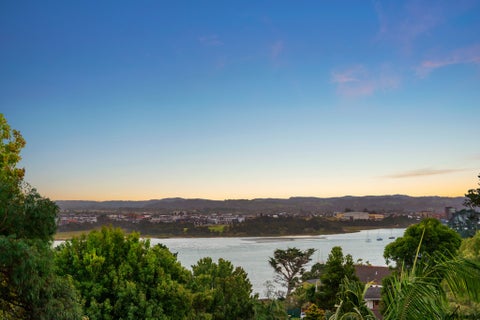 2/57 Brigantine Drive, Beach Haven, Auckland