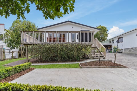 2/29 Sispara Place, Beach Haven, Auckland
