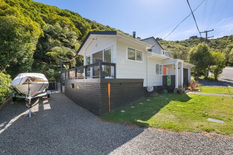 12 Arthur Crescent, Waikawa, Picton