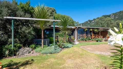 402 Apirana Road, Horohoro