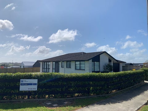 1 Okoreka RD, Glenbrook, Glenbrook