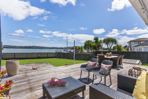 45 Kiwi Esplanade, Mangere Bridge, Auckland