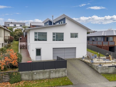 18 Moir Street, Balclutha