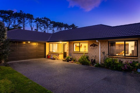130 Weggery Drive, Waikanae Beach, Waikanae