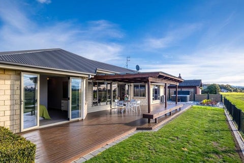 38 Bryant Road, Brightwater