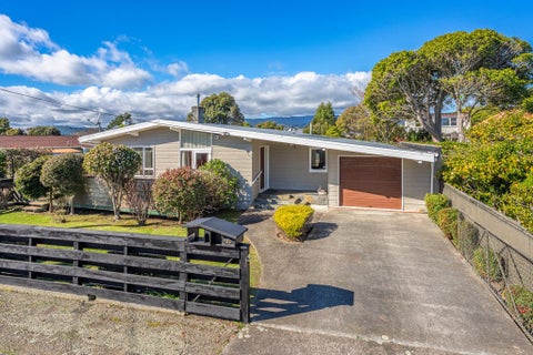 32 Domain Road, Otaki