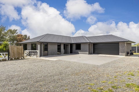 1402 Devon Road, Brixton, Waitara