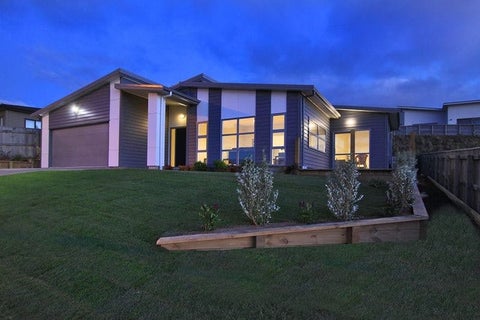30 Frances Brown Avenue, Aotea, Porirua