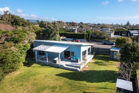 35 Rauparaha Street, Waikanae Beach, Waikanae